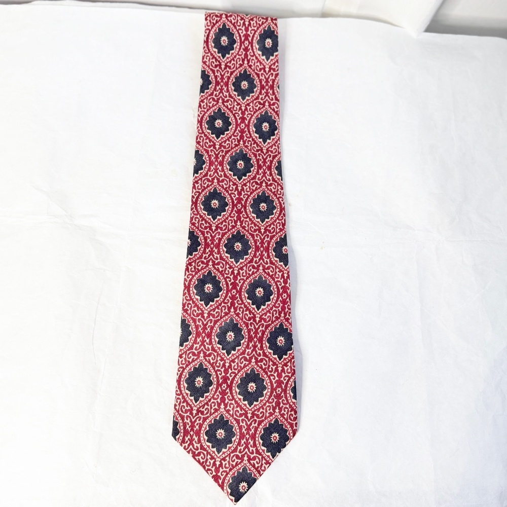 Ralph Lauren Red Printed Red Pure 100 Silk Mens Tie Necktie Made by Hand